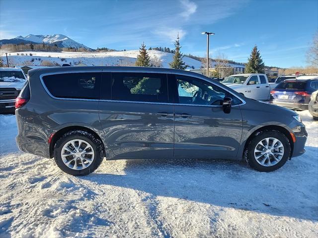 new 2025 Chrysler Pacifica car, priced at $47,709