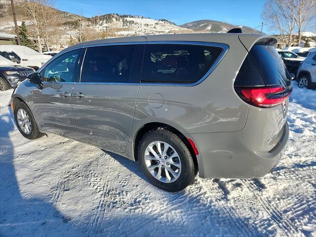 new 2025 Chrysler Pacifica car, priced at $47,709