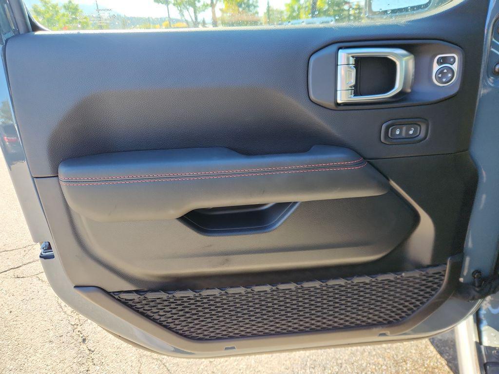 new 2025 Jeep Wrangler car, priced at $58,117