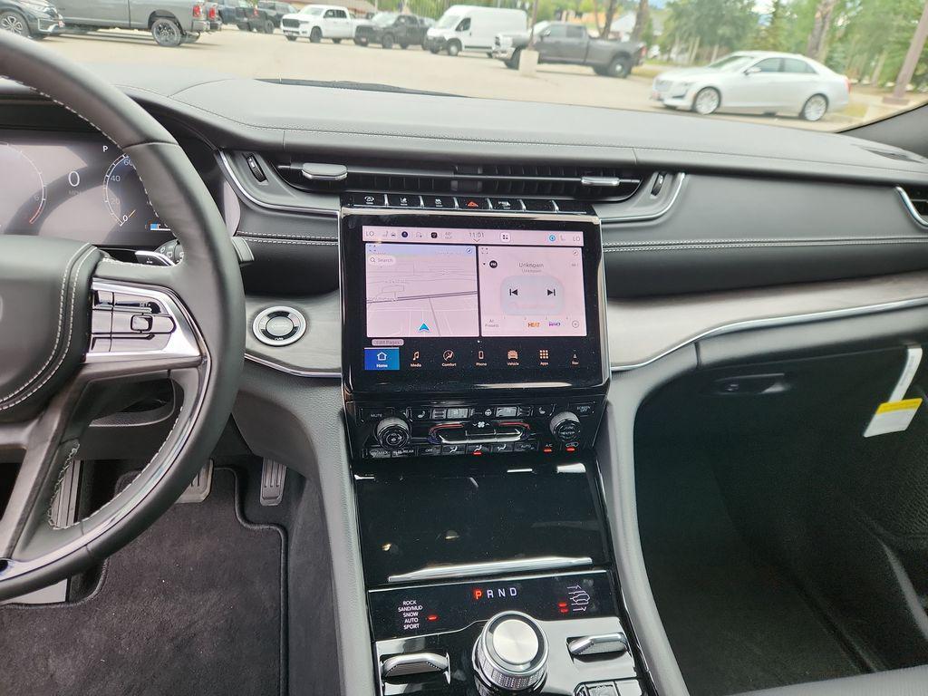 new 2025 Jeep Grand Cherokee L car, priced at $62,286