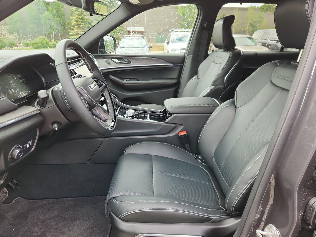 new 2025 Jeep Grand Cherokee L car, priced at $62,286
