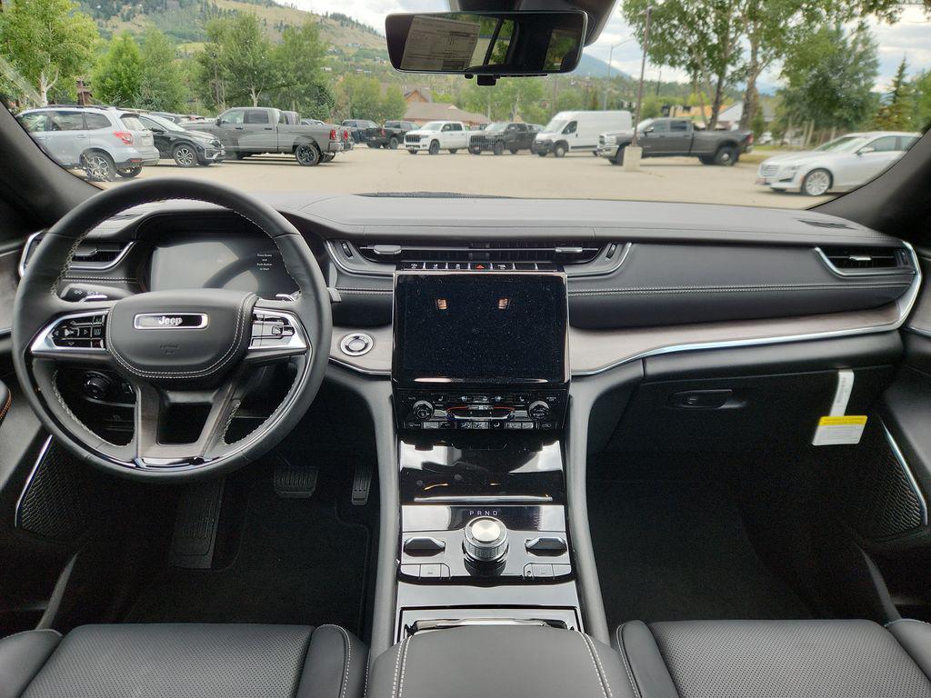 new 2025 Jeep Grand Cherokee L car, priced at $62,286