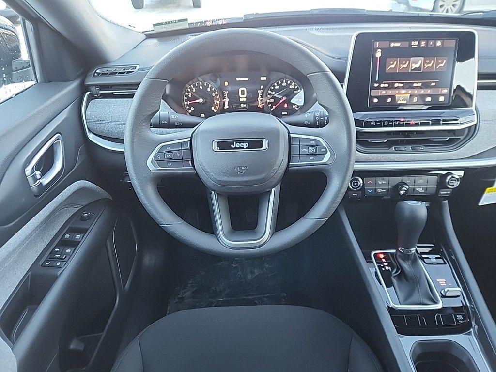 new 2025 Jeep Compass car, priced at $28,889