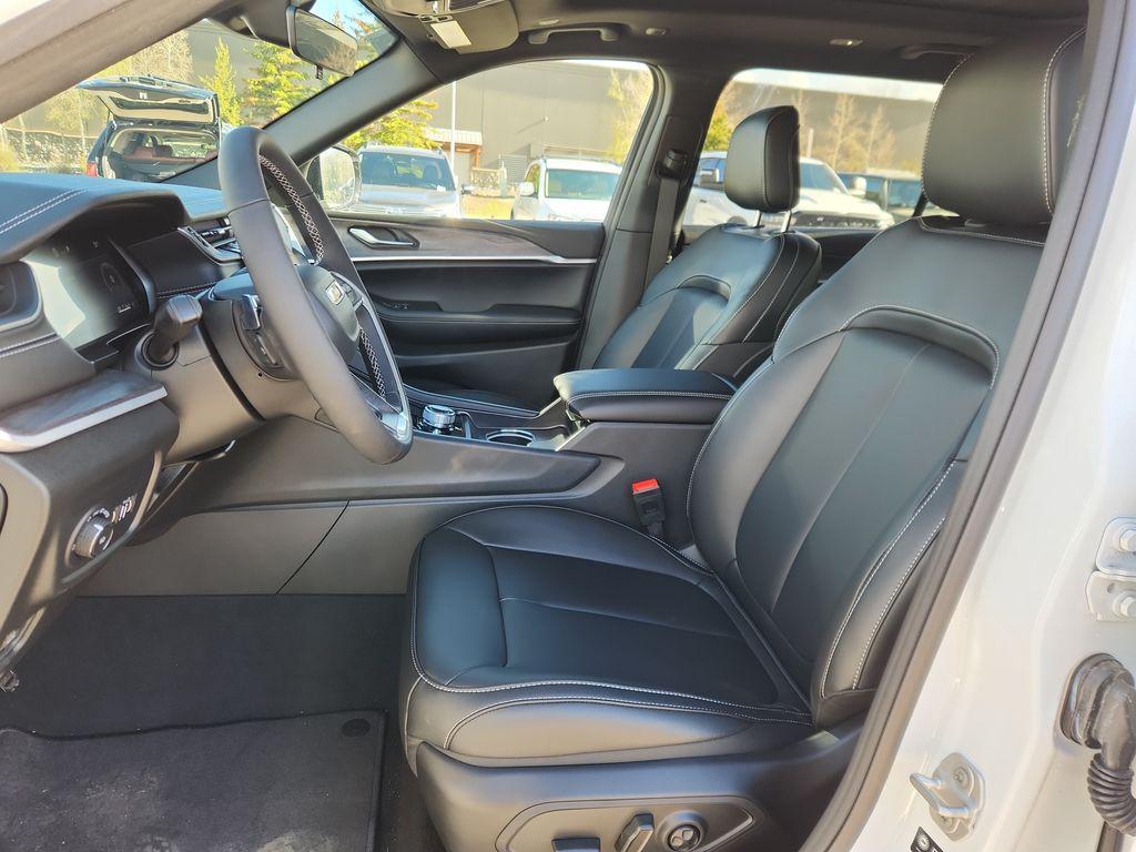 new 2025 Jeep Grand Cherokee L car, priced at $49,551