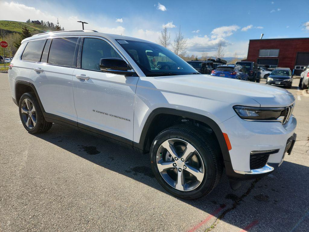 new 2025 Jeep Grand Cherokee L car, priced at $49,551