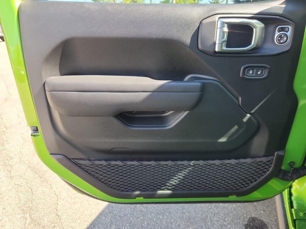 new 2025 Jeep Wrangler car, priced at $52,321