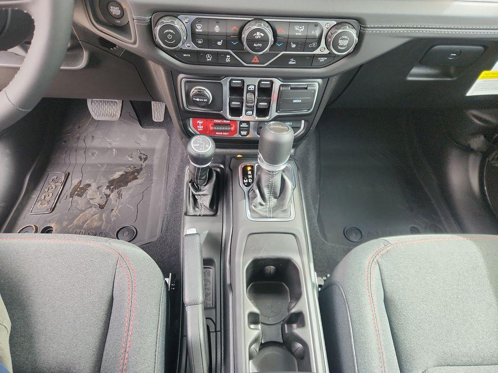 new 2025 Jeep Gladiator car, priced at $49,044
