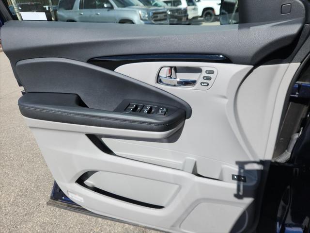 used 2022 Honda Pilot car, priced at $37,672