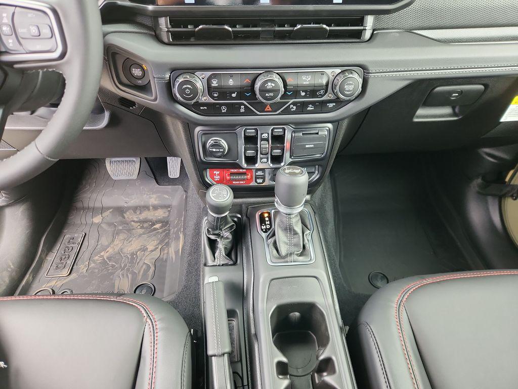 new 2025 Jeep Wrangler car, priced at $70,532