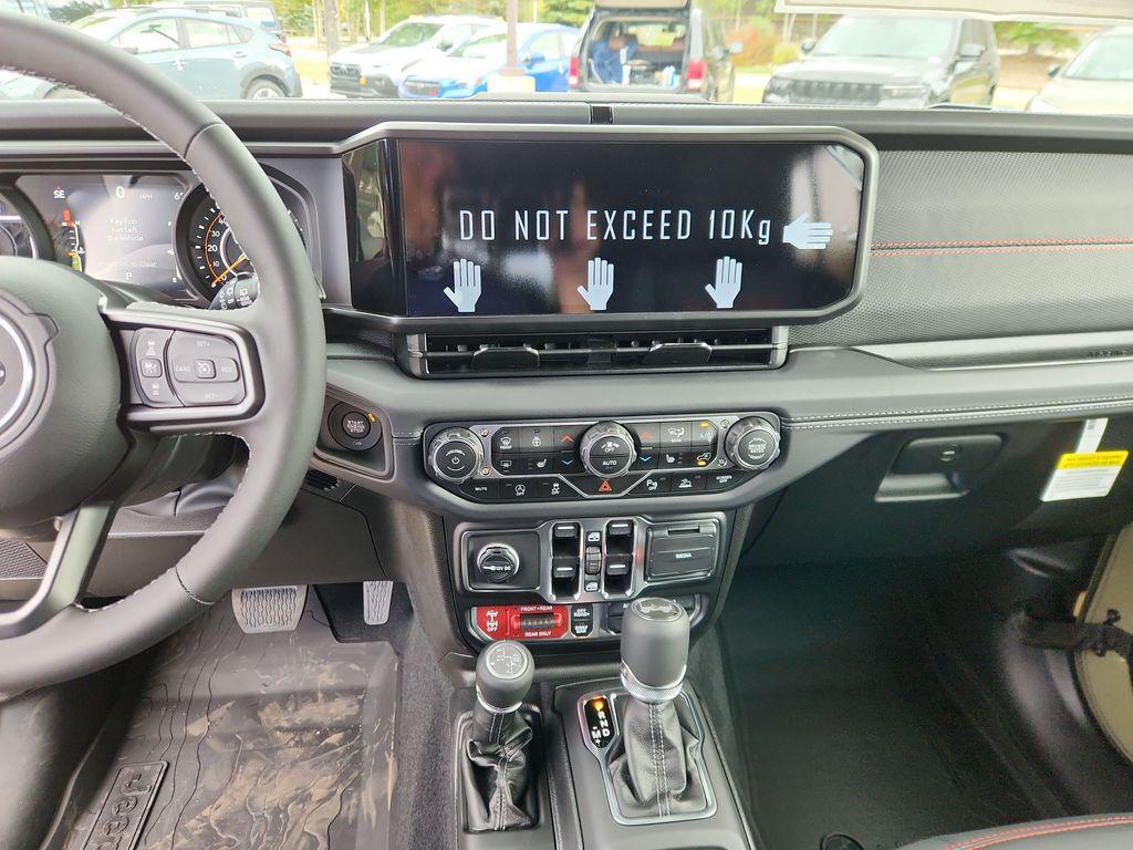 new 2025 Jeep Wrangler car, priced at $70,532