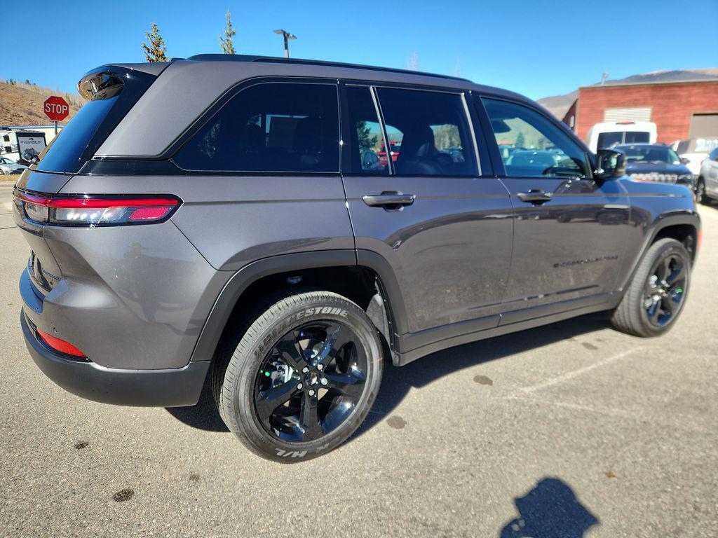 new 2025 Jeep Grand Cherokee car, priced at $43,630