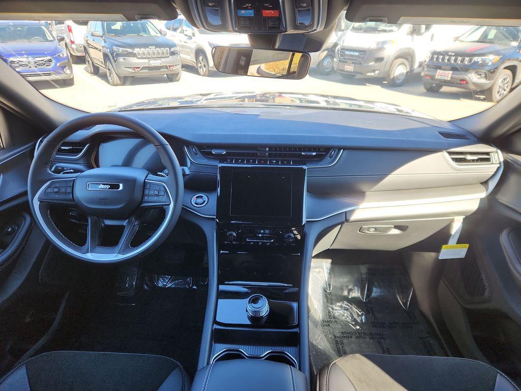 new 2025 Jeep Grand Cherokee car, priced at $43,630