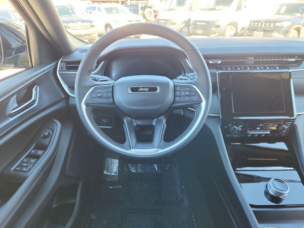 new 2025 Jeep Grand Cherokee car, priced at $43,630