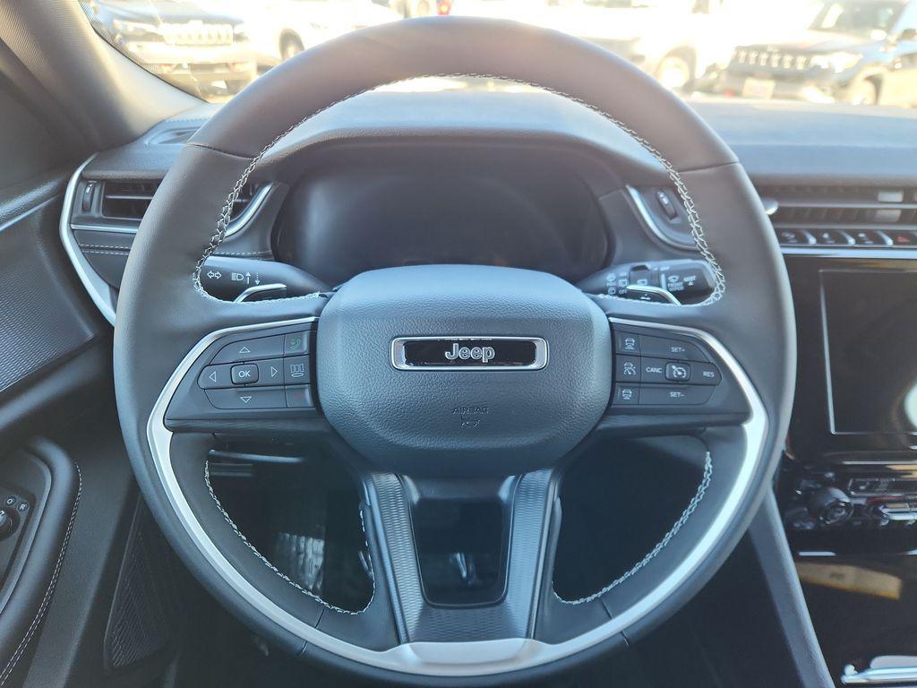 new 2025 Jeep Grand Cherokee car, priced at $43,630