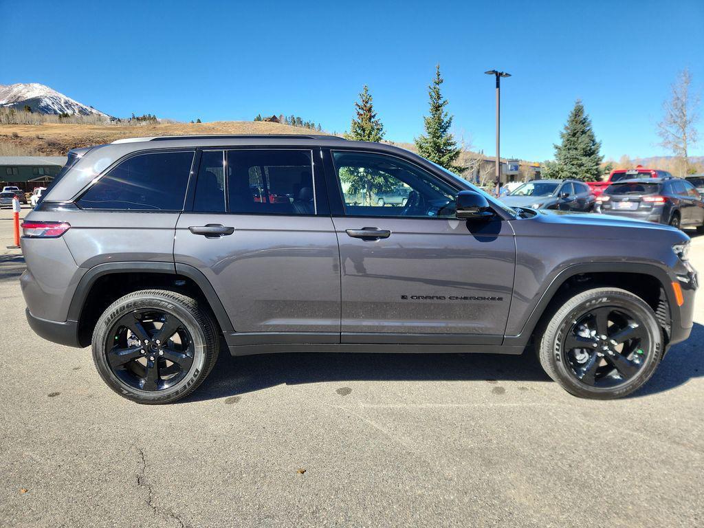 new 2025 Jeep Grand Cherokee car, priced at $43,630