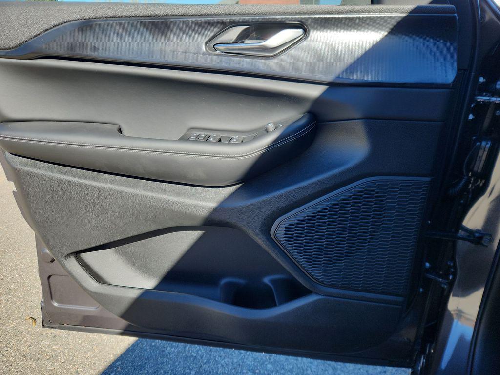 new 2025 Jeep Grand Cherokee car, priced at $43,630