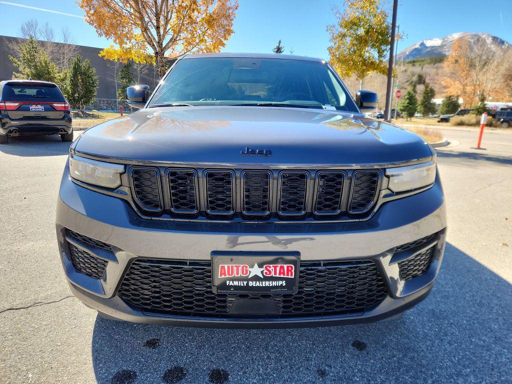 new 2025 Jeep Grand Cherokee car, priced at $43,630
