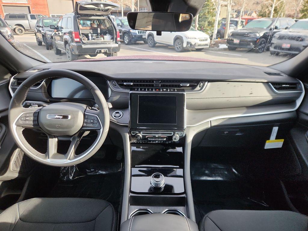 new 2025 Jeep Grand Cherokee car, priced at $38,910