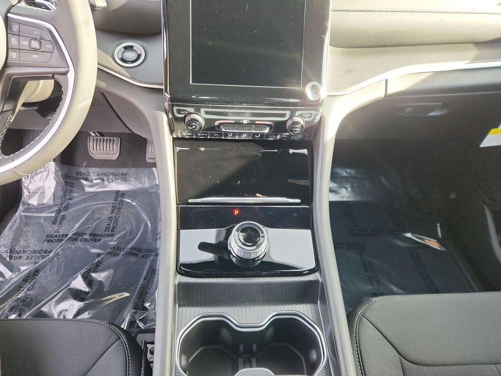 new 2025 Jeep Grand Cherokee car, priced at $38,910