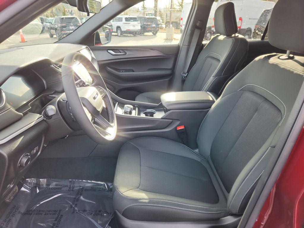 new 2025 Jeep Grand Cherokee car, priced at $38,910