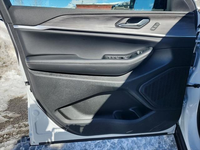 new 2025 Jeep Grand Cherokee car, priced at $54,159