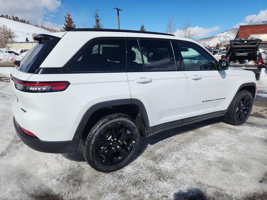 new 2025 Jeep Grand Cherokee car, priced at $49,298