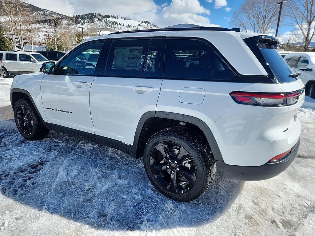 new 2025 Jeep Grand Cherokee car, priced at $49,298