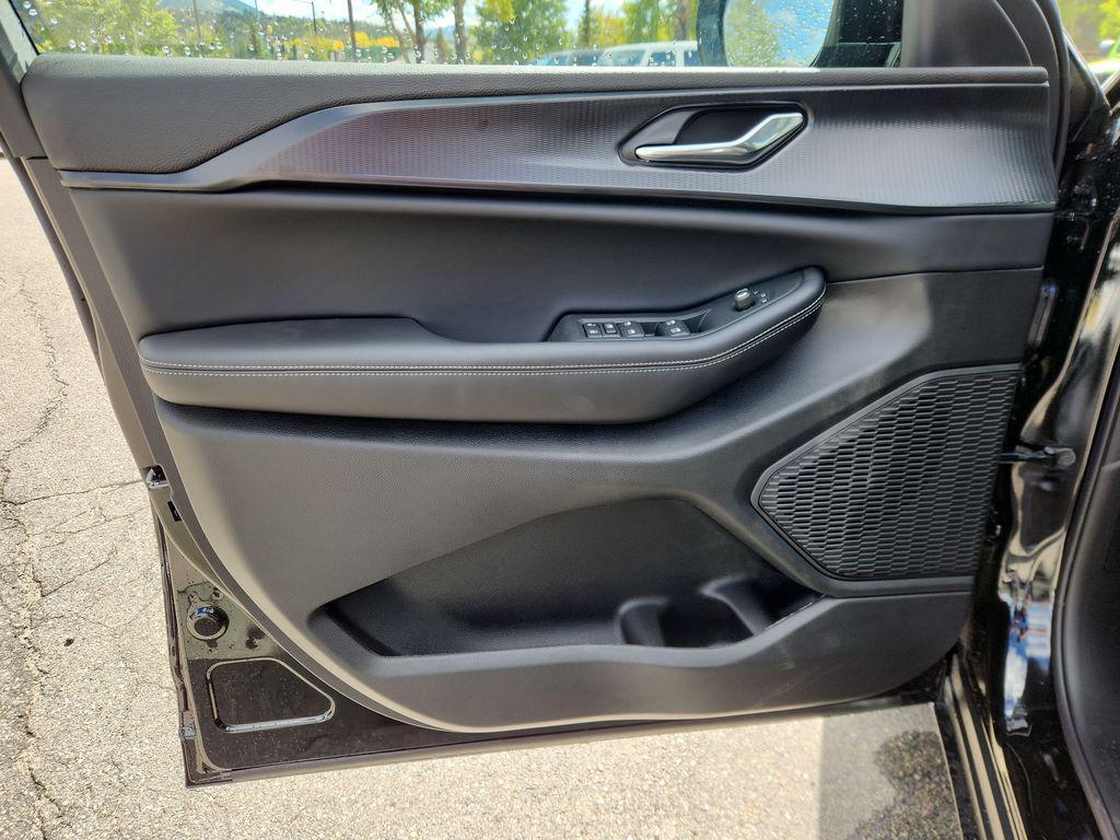 new 2025 Jeep Grand Cherokee L car, priced at $47,391
