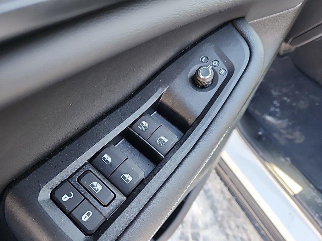 new 2025 Jeep Grand Cherokee L car, priced at $39,971