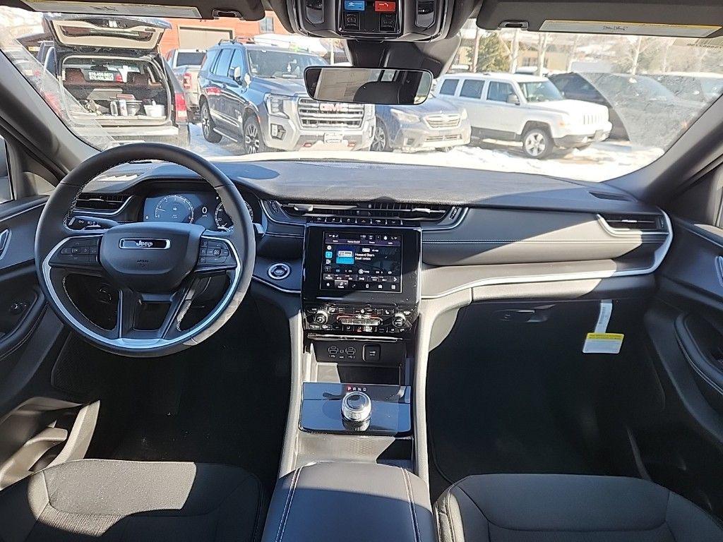 new 2025 Jeep Grand Cherokee L car, priced at $39,971