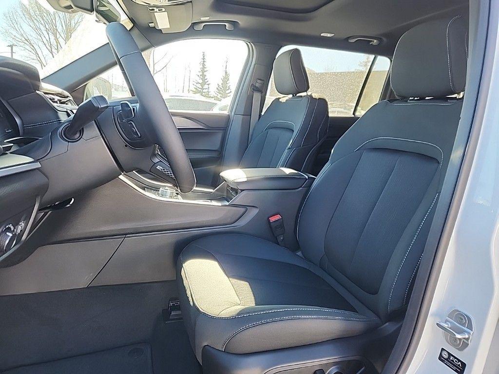 new 2025 Jeep Grand Cherokee L car, priced at $39,971