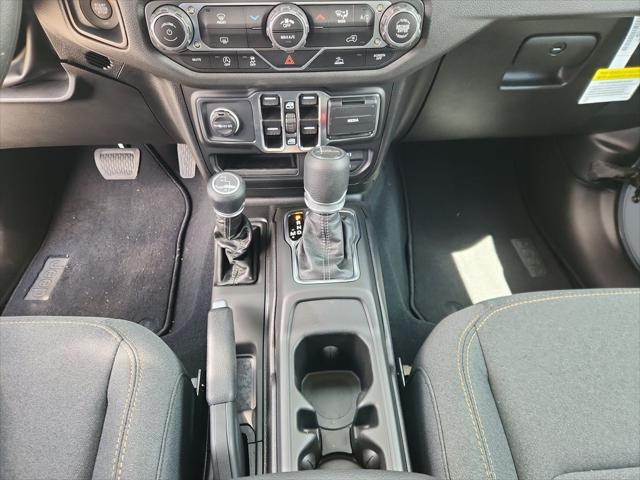 new 2025 Jeep Gladiator car, priced at $43,305