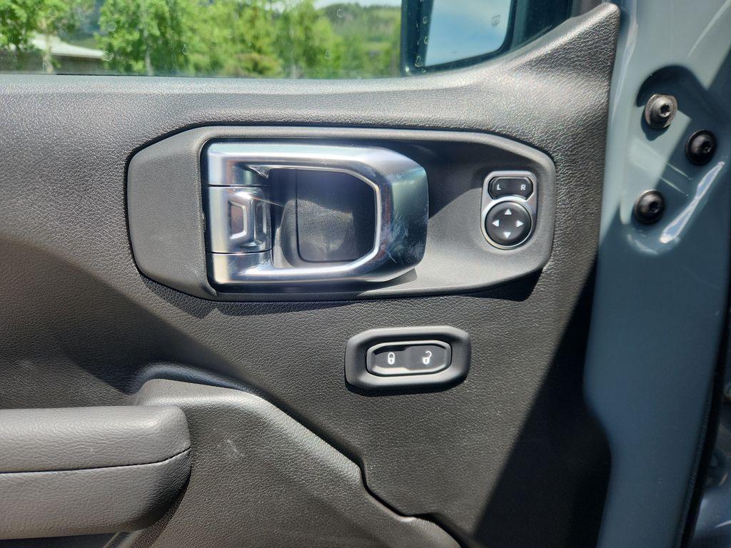 new 2025 Jeep Gladiator car, priced at $42,555