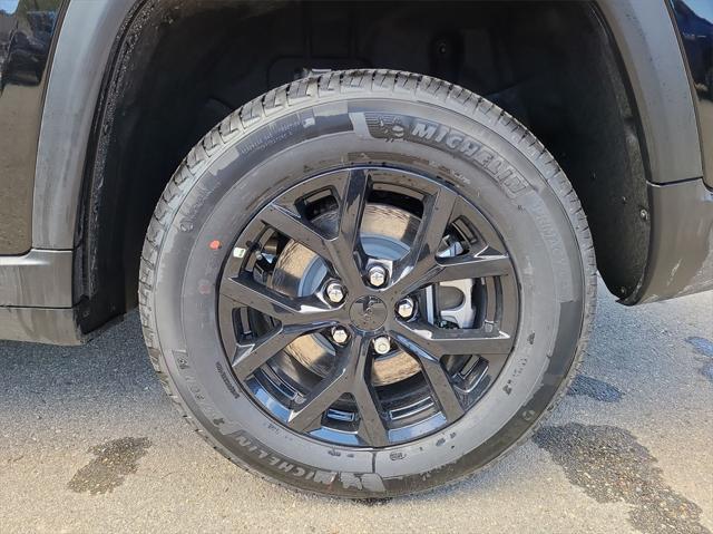 new 2024 Jeep Grand Cherokee L car, priced at $47,445