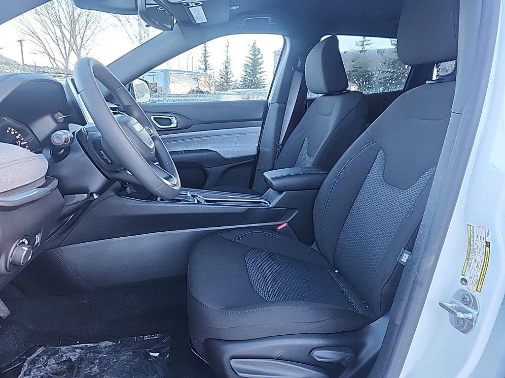 new 2025 Jeep Compass car, priced at $28,294