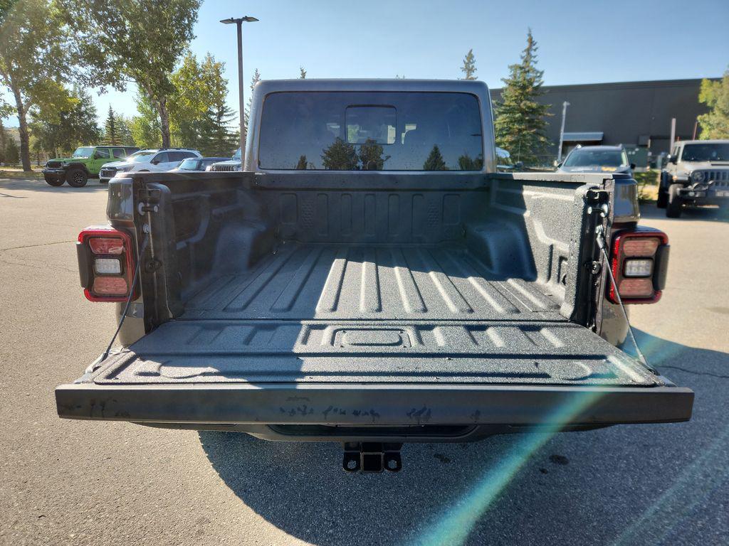 new 2025 Jeep Gladiator car, priced at $51,220