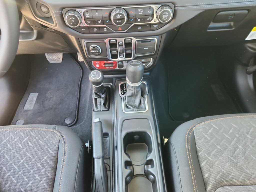 new 2025 Jeep Gladiator car, priced at $51,220