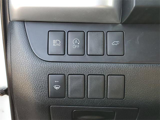 used 2019 Toyota Highlander car, priced at $23,883