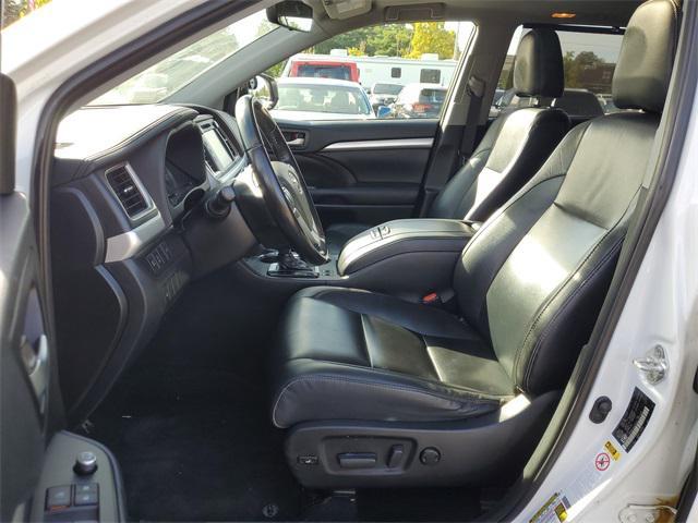 used 2019 Toyota Highlander car, priced at $23,883