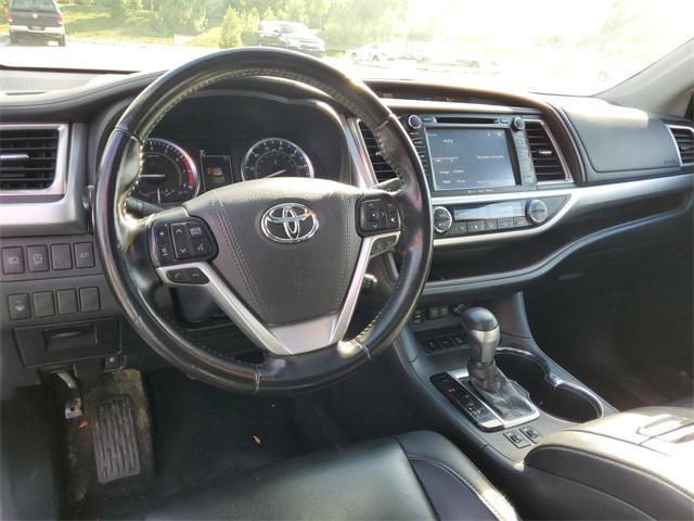 used 2019 Toyota Highlander car, priced at $23,883