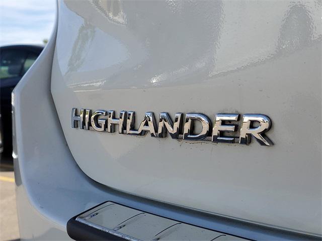 used 2019 Toyota Highlander car, priced at $23,883