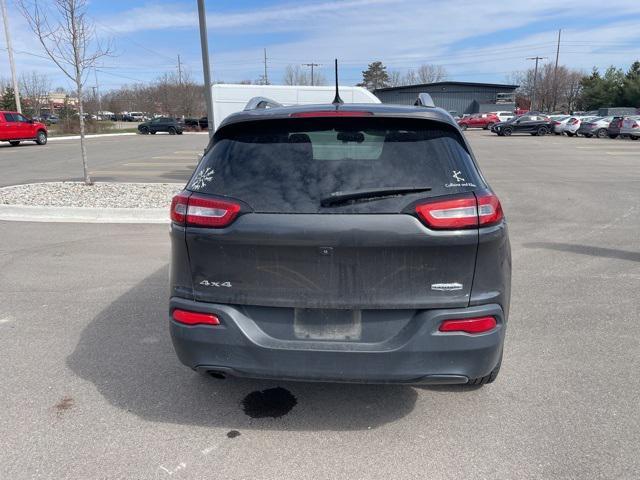 used 2015 Jeep Cherokee car, priced at $9,797