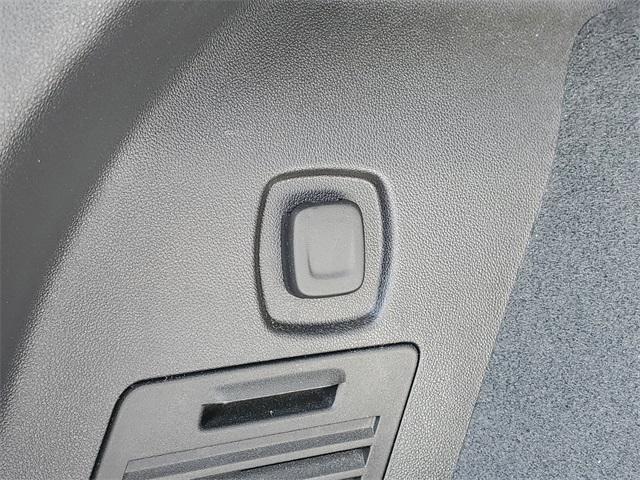 used 2018 Cadillac XT5 car, priced at $18,467