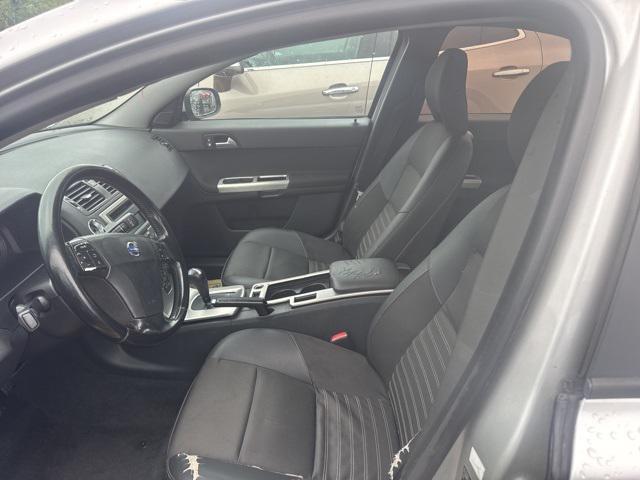 used 2009 Volvo S40 car, priced at $4,325