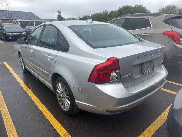 used 2009 Volvo S40 car, priced at $4,325