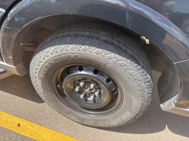 used 2003 Lincoln Navigator car, priced at $4,995