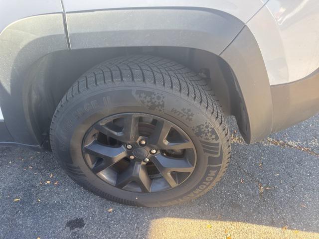 used 2016 Jeep Cherokee car, priced at $13,802