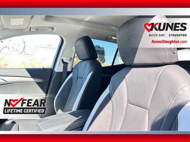 new 2025 Buick Envision car, priced at $40,650