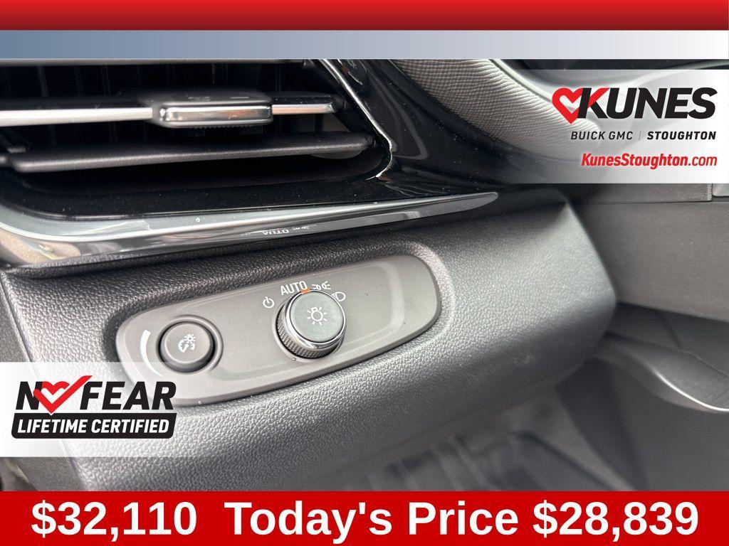 new 2025 Buick Envista car, priced at $28,839