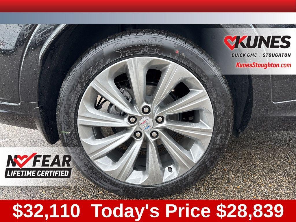 new 2025 Buick Envista car, priced at $28,839